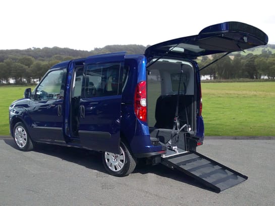 A null FIAT DOBLO 1.6 MULTIJET MYLIFE 5d 105 BHP 2 SEATS + WHEELCHAIR