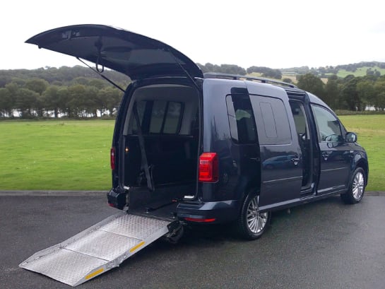 A null VOLKSWAGEN CADDY MAXI LIFE 2.0 TDI BlueMotion Tech MPV 5dr Diesel DSG Euro 6 (s/s) (102 ps) Automatic