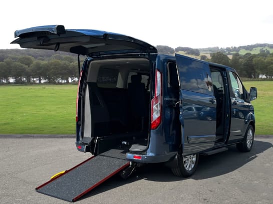 A null FORD TOURNEO CUSTOM 2.0 Titanium Automatic, Low Mileage