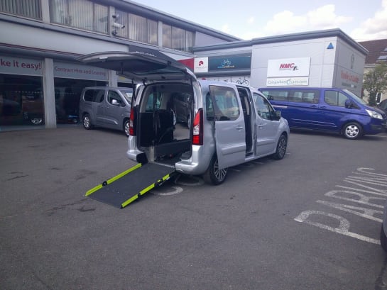 A null PEUGEOT PARTNER TEPEE 1.6 HDi Tepee S MPV 5dr Diesel EGC (s/s) (125 g/km, 92 bhp) Automatic