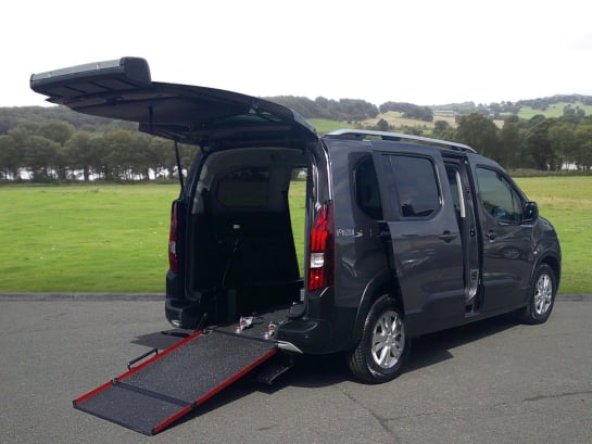 A null PEUGEOT RIFTER 1.5 BlueHDi Allure Long MPV 5dr Diesel EAT Euro 6 (s/s) (130 ps) Automatic,