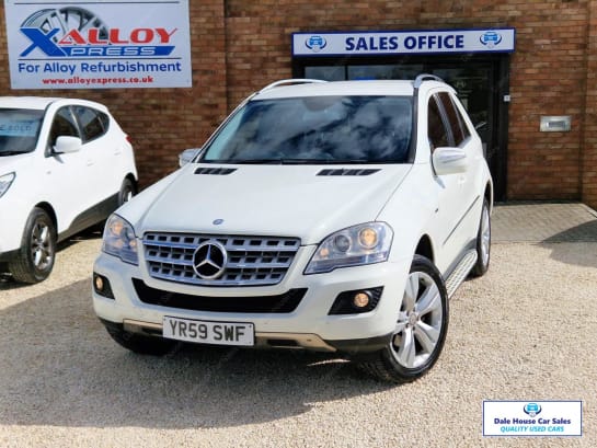 A 2009 MERCEDES-BENZ M CLASS 3.0 ML300 CDI V6 BlueEfficiency Sport SUV 5dr Diesel Tiptronic 4WD Euro 4 (190 ps)