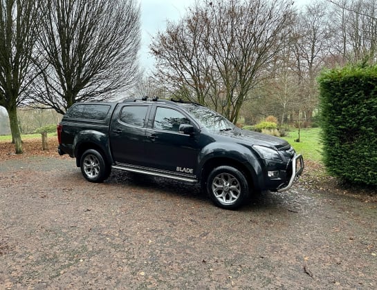 A 2016 ISUZU D-MAX TD BLADE DCB
