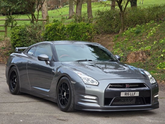 A null NISSAN GT-R 3.8 V6 Premium Black Auto 4WD Euro 5 2dr