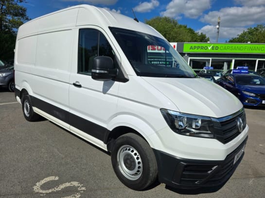 A null VOLKSWAGEN CRAFTER 2.0 CR35 TDI M H/R P/V STARTLINE 138 BHP IN WHITE WITH 23,796 MILES AND A F