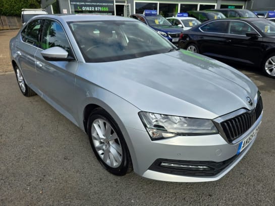 A null SKODA SUPERB 2.0 SE TDI 5d 148 BHP IN SILVER WITH 62,000 MILES AND A FULL SERVICE HISTOR