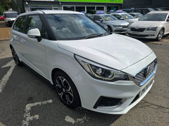 A null MG 3 1.5 EXCLUSIVE VTI-TECH 5d 106 BHP IN WHITE WITH 15,600 MILES AND A FULL SER