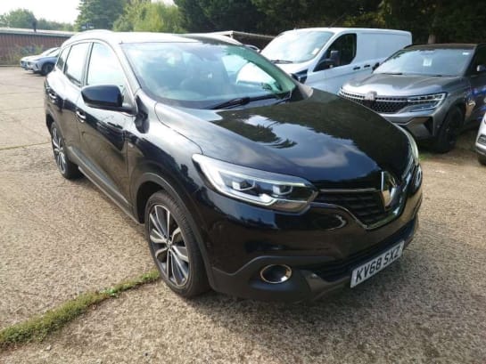 A null RENAULT KADJAR 1.3 SIGNATURE S NAV TCE 5d 139 BHP IN BLACK WITH 44,400 MILES AND A FULL SE