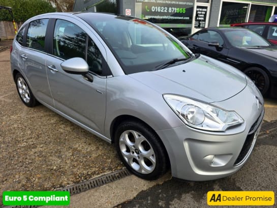 A null CITROEN C3 1.6 VTi EXCLUSIVE IN SILVER WITH 3 OWNERS FROM NEW, WITH A SERVICE HISTORY,