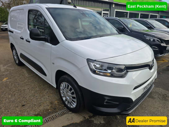 A null TOYOTA PROACE CITY 1.5 BLUEHDi ICON IN WHITE WITH 53,101 MILES AND A FULL SERVICE HISTORY, 1 O