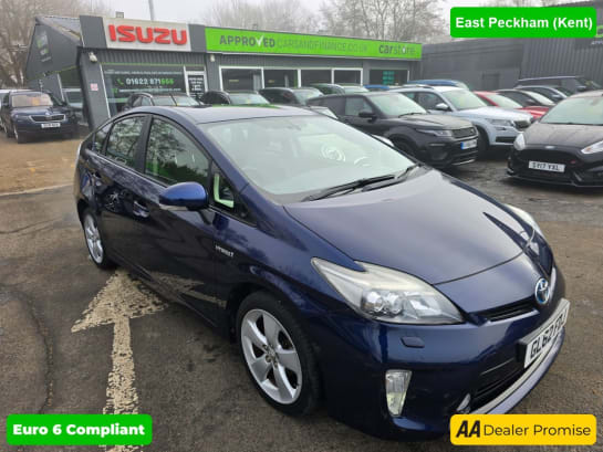 A null TOYOTA PRIUS 1.8 VVT-H T SPIRIT IN BLUE WITH 30,800 MILES AND A FULL TOYOTA MAIN DEALER