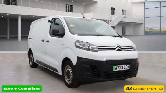A null CITROEN E-DISPATCH E 1000 75 kWh ENTERPRISE EDITION M IN WHITE WITH 12,000 MILES AND A FULL SE