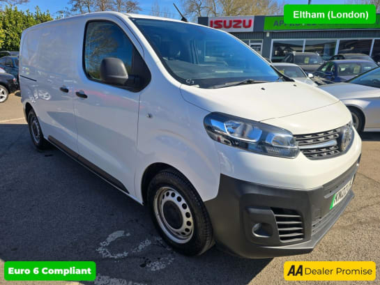 A null VAUXHALL VIVARO-E 3100 75kWh DYNAMIC IN WHITE WITH 17,300 MILES AND A FULL SERVICE HISTORY, 1