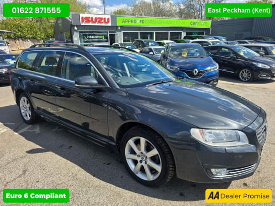 A null VOLVO V70 2.0 D3 SE NAV ESTATE IN GREY WITH 110,245 MILES AND A SERVICE HISTORY, 2 OW
