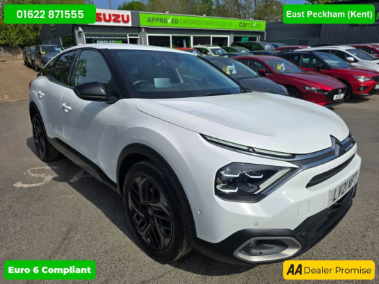 A null CITROEN C4 1.2 PURETECH SHINE HATCHBACK 5dr IN WHITE WITH 69,000 MILES AND A SERVICE H