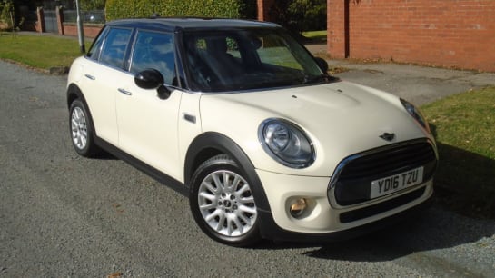 A null MINI HATCH 1.5 Cooper Hatchback 5dr Petrol Manual Euro 6 (s/s) (136 ps) CHILI PACK, AU