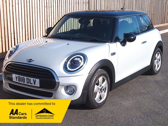 A null MINI HATCH 1.5 Cooper Hatchback 3dr Petrol Manual Euro 6 (s/s) (136 ps) SERVICE, 12M M