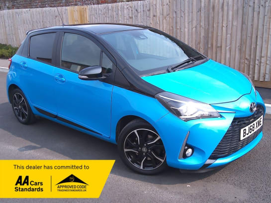 A null TOYOTA YARIS 1.5 VVT-i Cyan Bi-Tone Hatchback 5dr Petrol Manual Euro 6 (111 ps) FURTHER