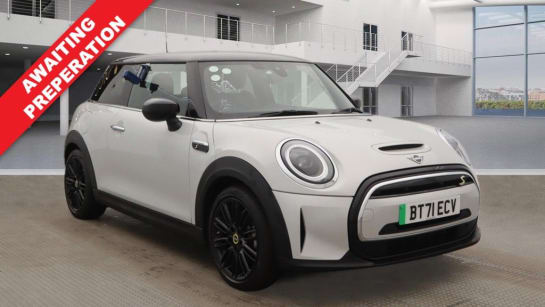 A null MINI ELECTRIC HATCH Cooper SE 32.6kWh Level 2 Hatchback 3dr Electric Auto (184 ps) Amazing Spec