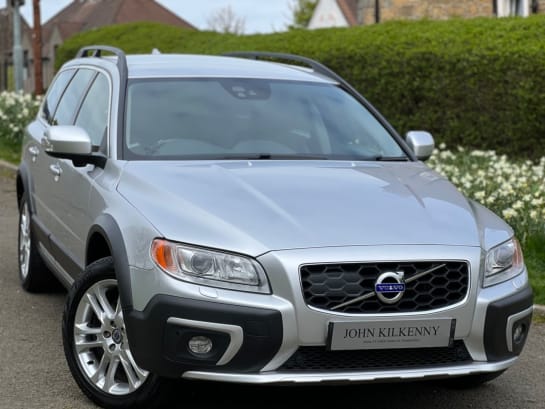 A 2013 VOLVO XC70 D5 SE LUX AWD
