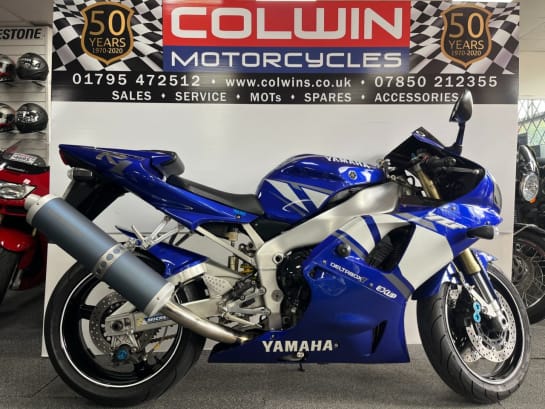 A 2002 YAMAHA R1 1000cc