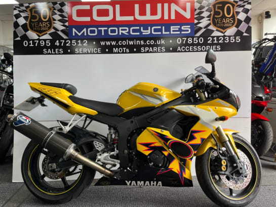 A null YAMAHA R6 599cc