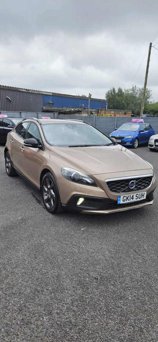 A null VOLVO V40 CROSS COUNTRY 1.6 D2 Lux Nav Euro 5 (s/s) 5dr
