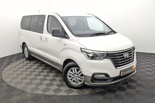 A 2019 HYUNDAI I800 2.5 CRDi SE MPV 5dr Diesel Manual Euro 6 (136 ps) Award Winning 5 Star Deal