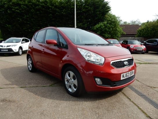 A null KIA VENGA 1.6 3 5d 123 BHP USB AND AUX,AIR CON