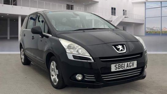 A 2011 PEUGEOT 5008 HDI FAMILY