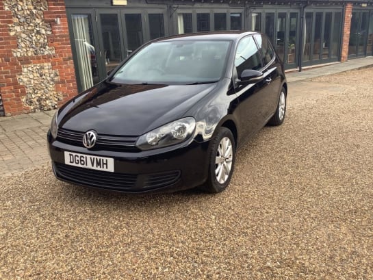 A 2011 VOLKSWAGEN GOLF Se Tsi