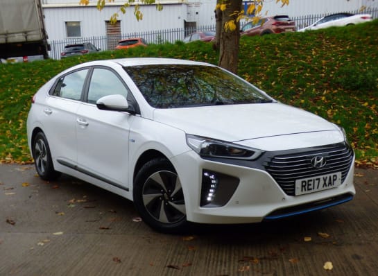 A 2017 HYUNDAI IONIQ 1.6 h-GDi Premium SE DCT Euro 6 (s/s) 5dr