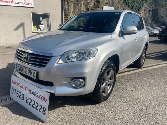 A null TOYOTA RAV4 2.2 D-4D XT-R SUV 5dr Diesel Manual 4WD Euro 5 (150 ps)