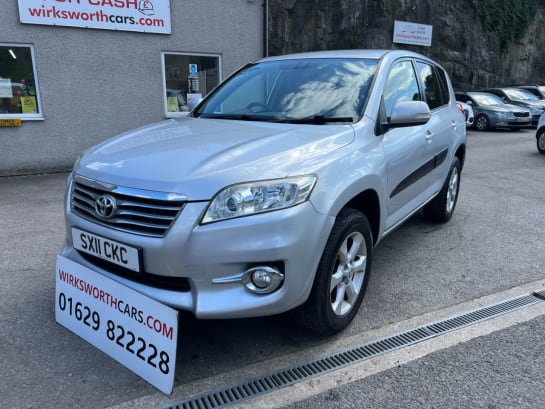 A null TOYOTA RAV4 2.2 D-4D XT-R SUV 5dr Diesel Manual 4WD Euro 5 (150 ps)