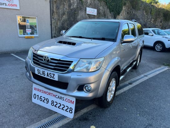 A 2016 TOYOTA HI-LUX 3.0 D-4D Invincible Pickup D/Cab 4dr Diesel Man 4WD Euro 5*FSH*LEATHER* *FS