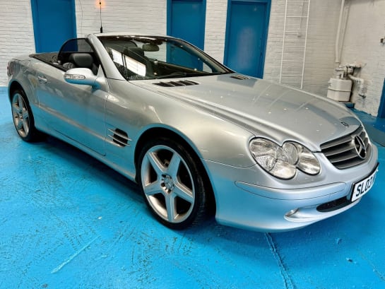 A 2003 MERCEDES SL SL350