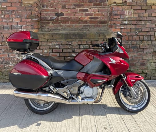 A null HONDA NT700V DEAUVILLE ABS