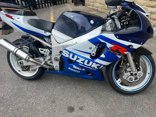 A null SUZUKI GSX-R600