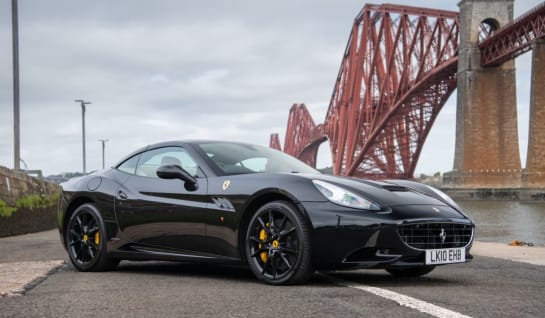 A null FERRARI CALIFORNIA 4.3 2 PLUS 2 2d 460 BHP