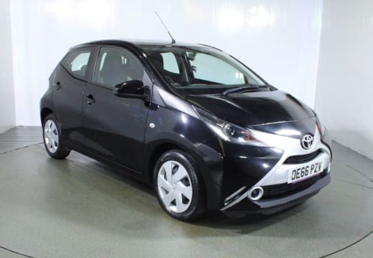 A null TOYOTA AYGO 1.0 VVT-i x-play Hatchback 5dr Petrol x-shift Euro 6 (68 ps)