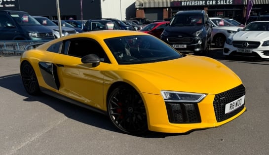 A 2017 AUDI R8 V10 QUATTRO