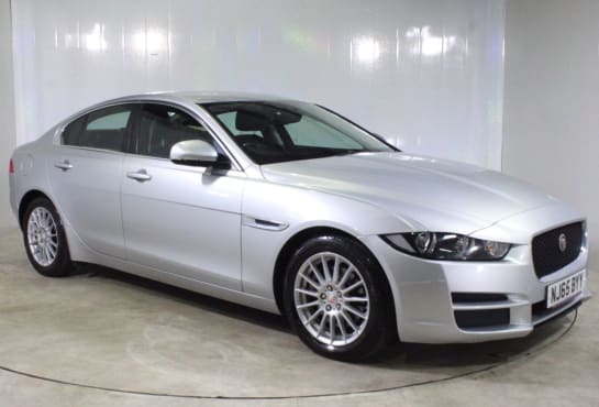 A null JAGUAR XE 2.0d Prestige Saloon 4dr Diesel Manual Euro 6 (s/s) (163 ps)