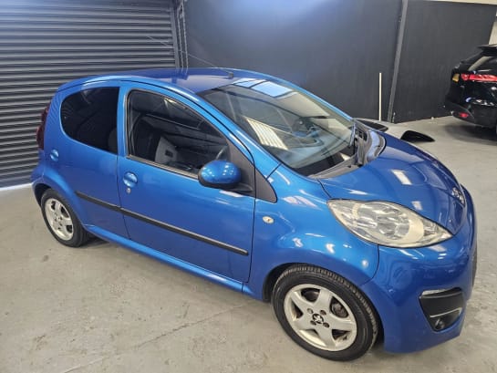 A 2014 PEUGEOT 107 1.0 12V Allure Hatchback 5dr Petrol Manual Euro 5 (68 ps)