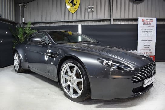 A 2007 ASTON MARTIN VANTAGE V8