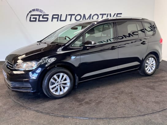 A null VOLKSWAGEN TOURAN 1.6 TDI BLUEMOTION TECH SE FAMILY DSG AUTO 115 BHP + SAT NAV + GLASS SUNROO