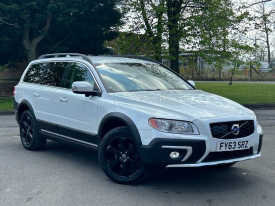 A null VOLVO XC70 2.4 D5 SE Lux Estate 5dr Diesel Geartronic AWD Euro 5 (215 ps) 8 VOLVO SERV