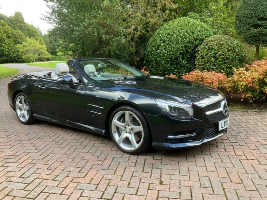 A 2013 MERCEDES-BENZ SL 3.5 SL350 V6 AMG SPORT