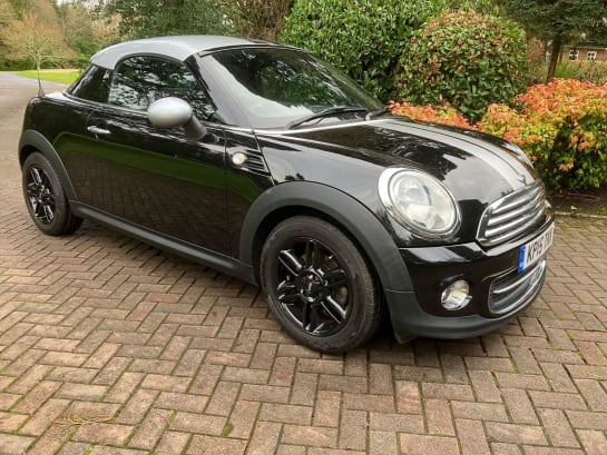 A 2015 MINI COUPE 1.6 Cooper Coupe