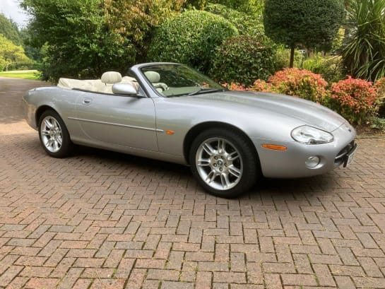 A 2001 JAGUAR XK8 CONVERTIBLE