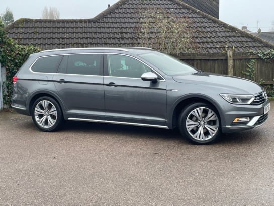 A null VOLKSWAGEN PASSAT 2.0 TDI BlueMotion Tech Alltrack Estate 5dr Diesel Manual 4Motion Euro 6 (s